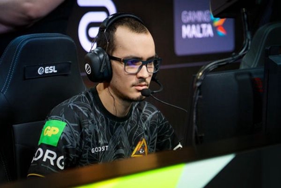 暴雪国服回归对风暴英雄的影响分析